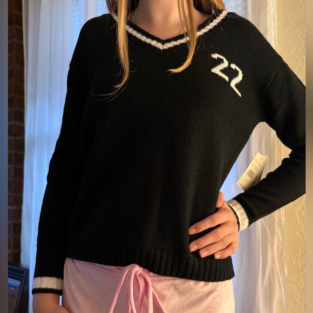 New with tags! Madden Girl sweater size 12/L.